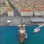 Appartement Centre Ville De Sete, Meuble, Climatise A 5 Minutes Des Plages
